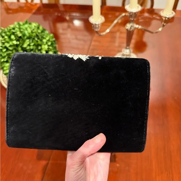 Stunning new Tory Burch beaded velvet Willa bag adjustablee strap - Picture 9 of 13